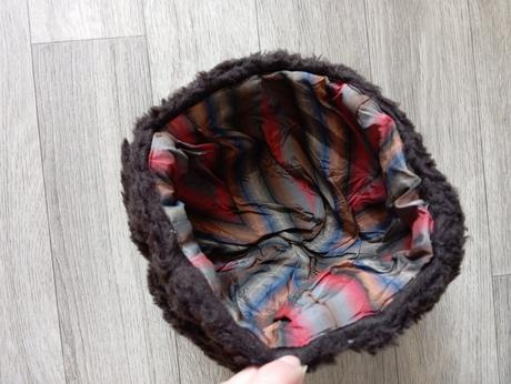 Stará tmavohnedá baranica čiapka, 