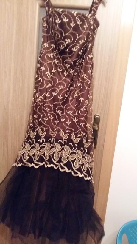 Spoločenské šaty, 40