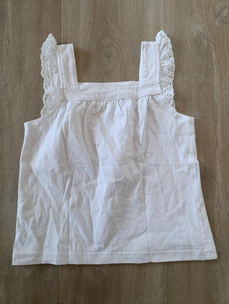 Dievčenské tielko, 104