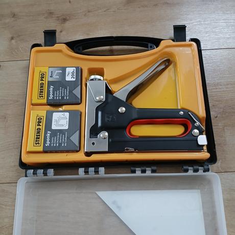 Sponkovačka strend pro s221 + sponky 8 mm, 