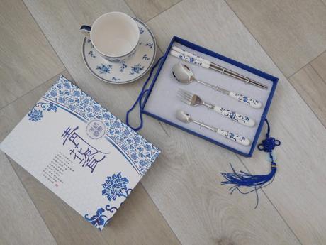 Hrnček čínsky príbor v krabičke, 