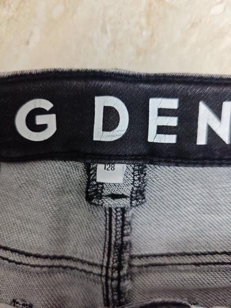 Elastické riflové kraťase, c&a,128