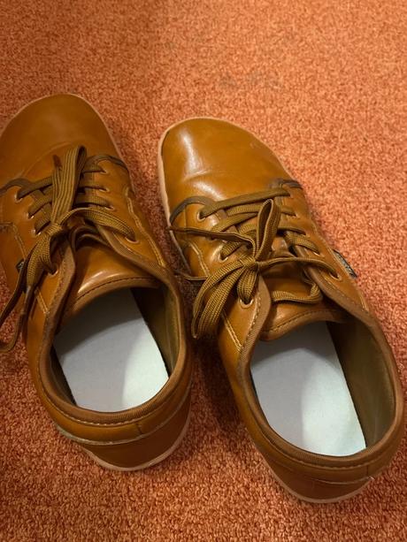 Barefoot poltopanky, 45