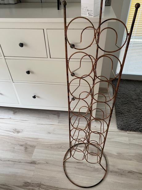 Krásny medený stojan na vínové fľaše, 