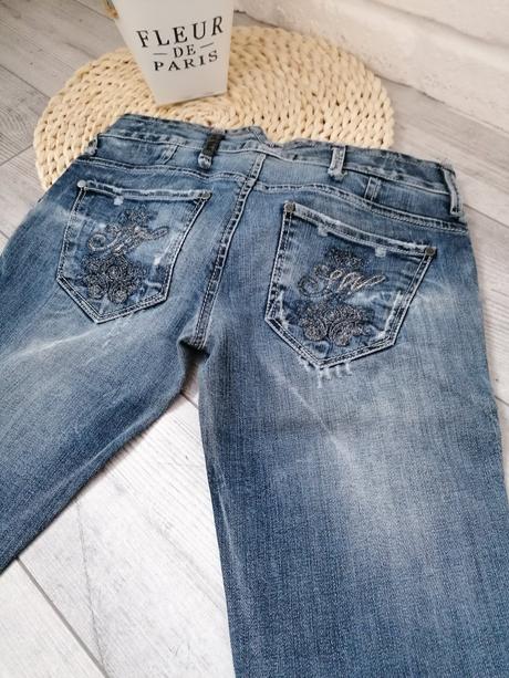 Rifle s gombíkmi s, s