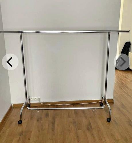 Stojan na oblečenie, 