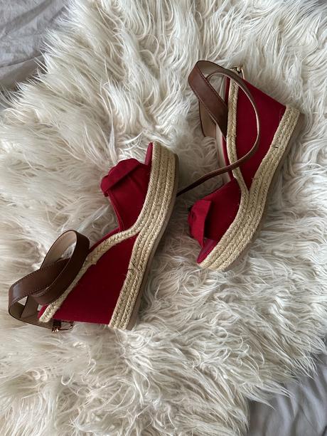 Predám dámske sandále, 38