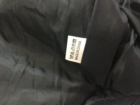 Bunda s postrojom pre mensieho psa,