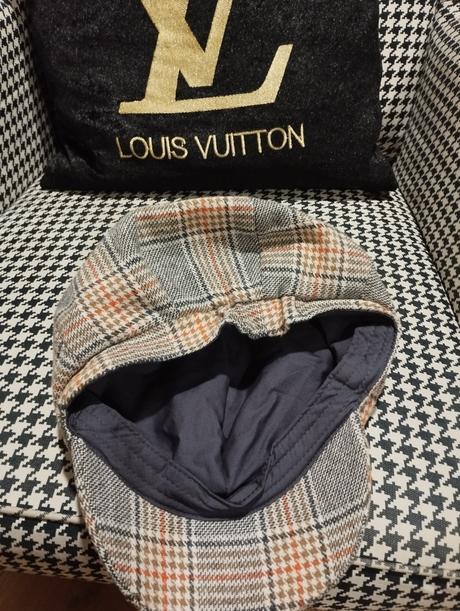 Károvaná šiltovka čiapka, top stav, m