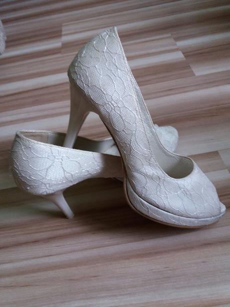 Svadobné lodičky, 37