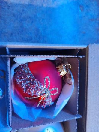 Sklenené vianocne ozdobky,