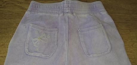 Bledofialové tepláky, 104