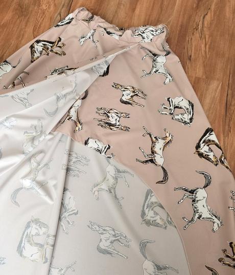 Sukňa so vzorom koní, m