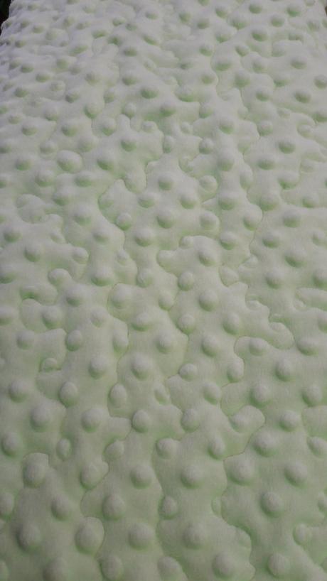 Detská prikrývka v jemných farbách, 