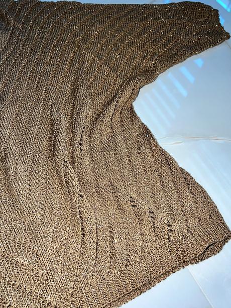 Trblietavý svetrík, m