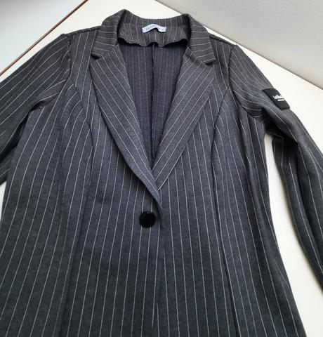 Športovo-elegantný kostým, s