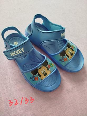 Chlapcenske sandalky nove, 32