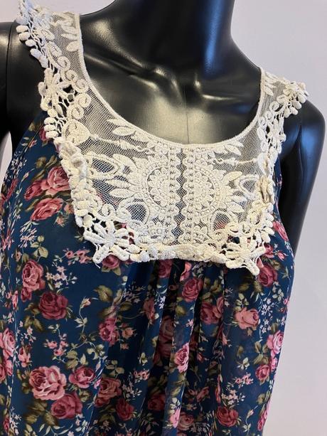 Kvetovaná blúzka s krajkou (s), s