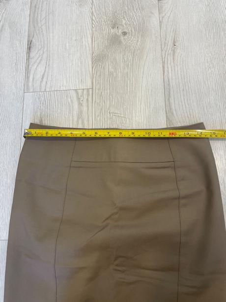 Puzdrová sukňa, 36