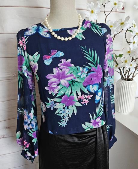 Krásna lahulinká blúzka, s