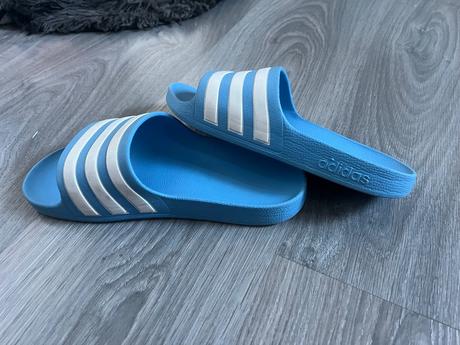 Šľapkky adidas, adidas,35