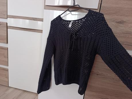 Pletený sveter s viazaním, takko,m