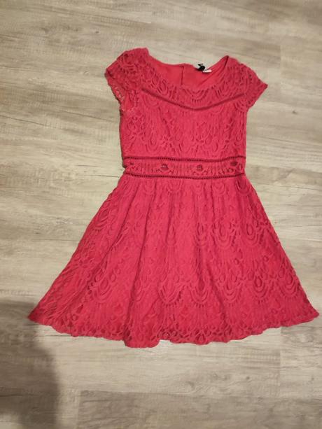 Červené šaty, h&m,s
