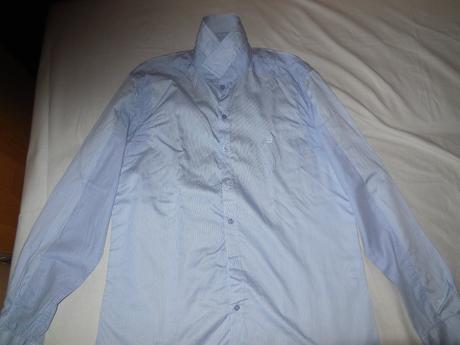 Slabomodrá košeľa, l