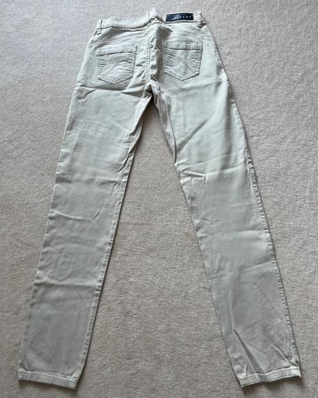 Krémové nohavice riflového typu slim fit, sisley,34