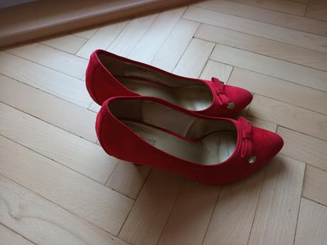 Červené lodičky, 39