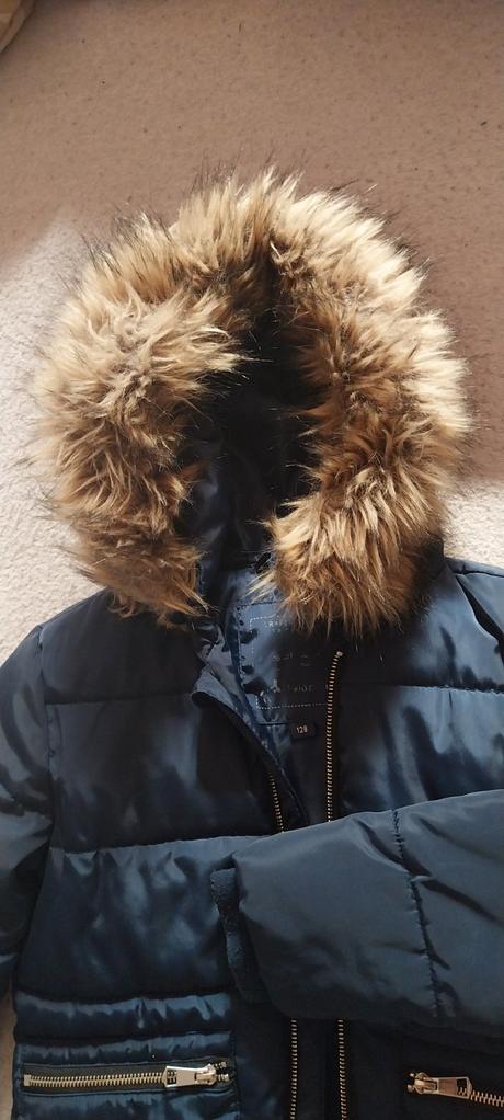 Parádna bundička, c&a,128