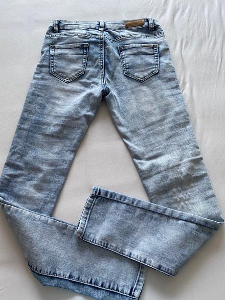 Bledomodre vysuchane rifle, s