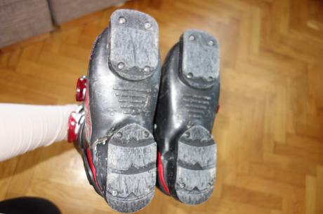 Detské nastaviteľné lyžiarky 30-35, roces