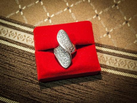 Strieborný prsteň, 