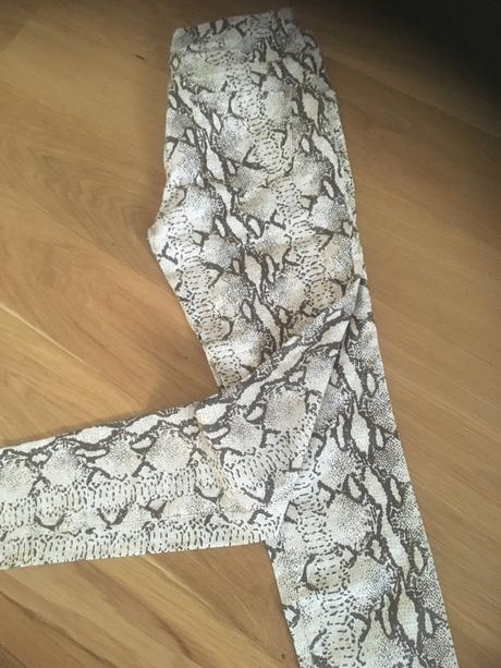 Tenké riflove nohavice pc 19.90, h&m,38