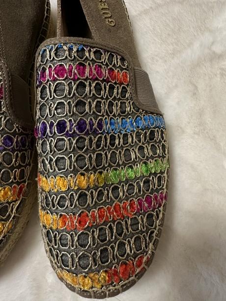 Espadrilky bledohnedé so zlatou niťou vpredu guess, guess,40