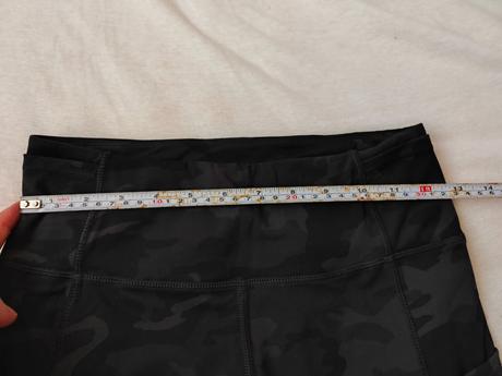 Trojstvrtove cierne maskacove leginy, xs