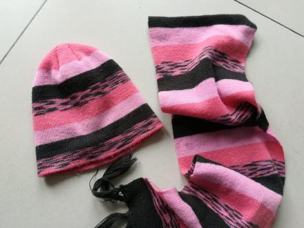 Čiapka a šálik, authority,128