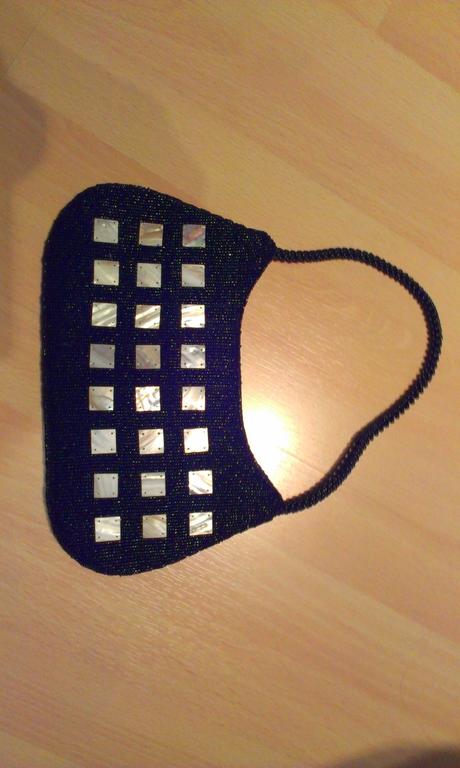 Čierna malá kabelka,