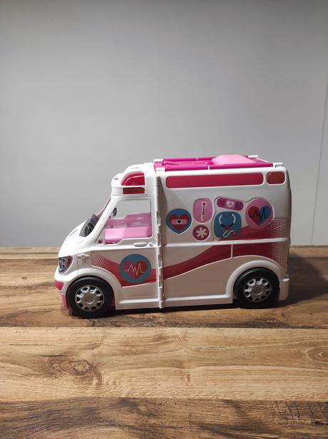 Barbie sanitka, 