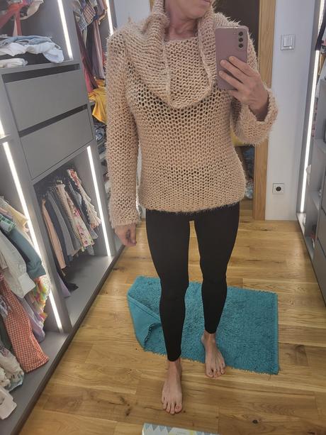 Dierkovany sveter s rolakom,