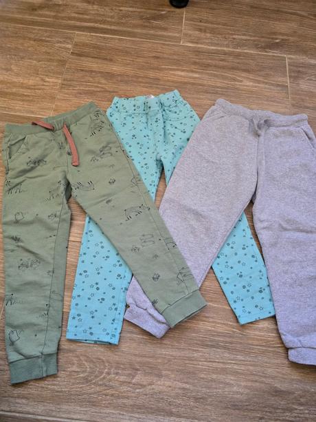 Tepláky č.104-110, 110