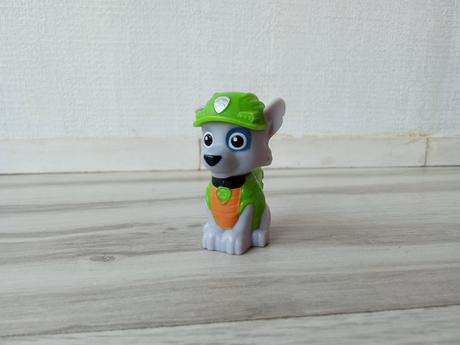 Autíčko a psík rocky z labkovej patroly, 