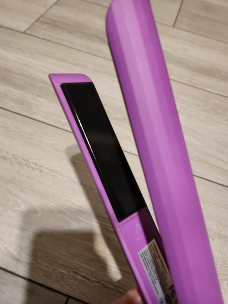 Fialová žehlička na vlasy, 