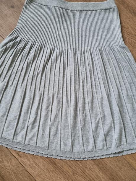 Svetlosivá pletená sukňa top secret veľ. 38, 38