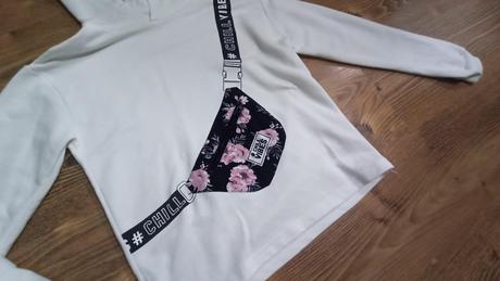 Mikina biela moderná,takmer nenosená 158/164, 164