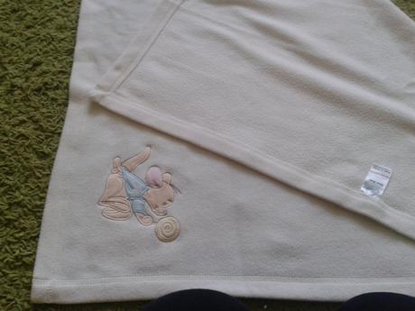 Flisová dečka s kengurkou ru, 