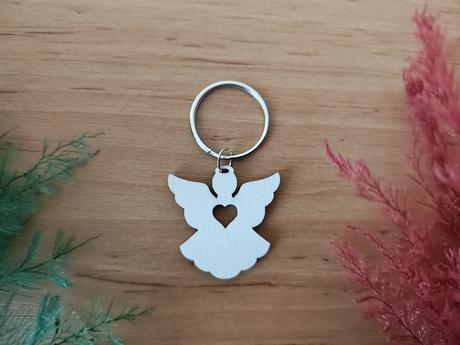 30 x drevená kľúčenka anjelik, 