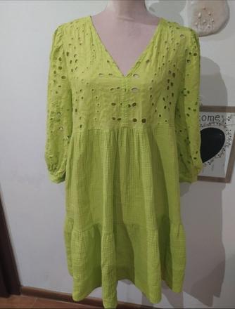 Limetkové šaty s madeirou, 