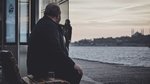 Osmelí sa, alebo ostane typickým starým mládencom?